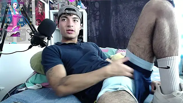 dylan fun18 online show from December 2025 06:56:01 PM