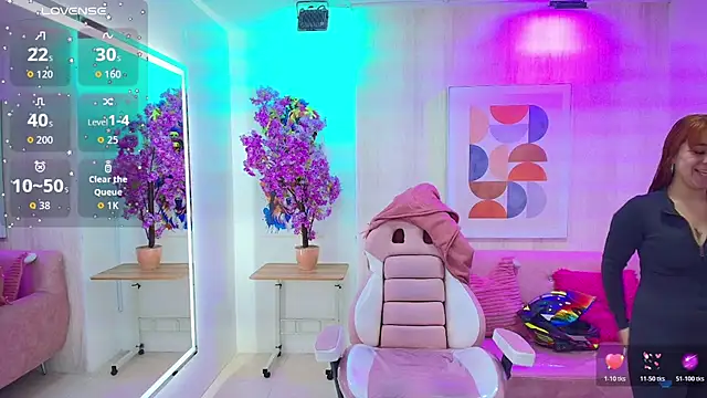 Gabby evanns online show from November 2025 12:22:02 PM