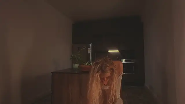 Snapshot of HeyBananas chatting on January 2025 10:44:02 PM HeyBananas online show from January 2025 10:44:02 PM