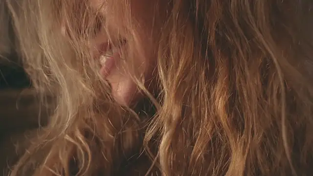 Snapshot of HeyBananas chatting on January 2025 09:44:02 AM HeyBananas online show from January 2025 09:44:02 AM