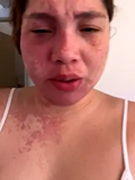 Snapshot of WhiteWomen chatting on November 2025 04:10:02 PM WhiteWomen online show from November 2025 04:10:02 PM