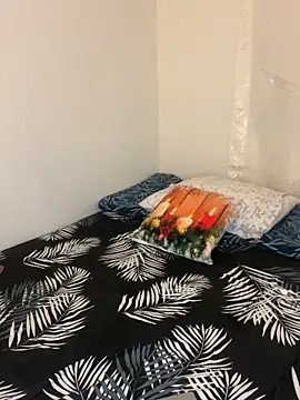 Snapshot of WhiteWomen chatting on December 2025 01:02:02 AM WhiteWomen online show from December 2025 01:02:02 AM