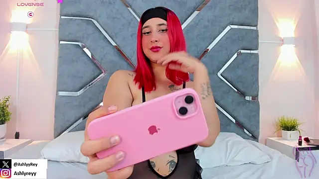 ashlyrey-1 online show from December 2024 10:34:02 PM