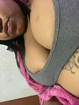 Snapshot of vic_pretynhaa chatting on March 2025 01:51:01 PM vic pretynhaa online show from March 2025 01:51:01 PM