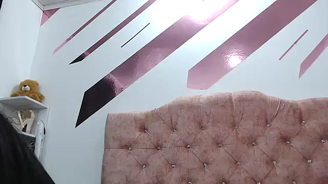 Snapshot of Kitten_Hot_ chatting on September 2025 11:16:01 PM Kitten Hot online show from September 2025 11:16:01 PM