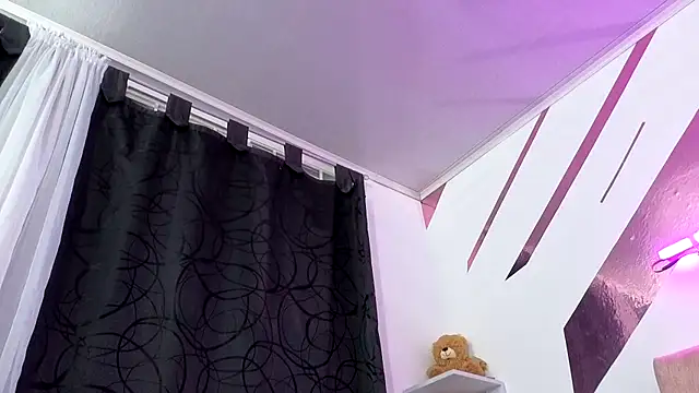 Snapshot of Kitten_Hot_ chatting on October 2025 12:57:01 AM Kitten Hot online show from October 2025 12:57:01 AM