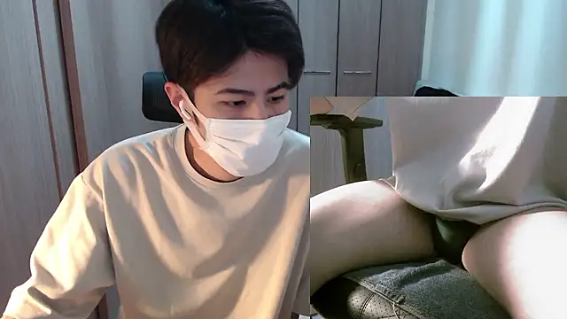 Snapshot of ryota_kkk chatting on April 2026 12:09:02 PM ryota kkk online show from April 2026 12:09:02 PM