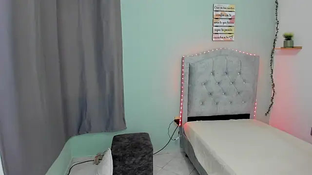 MAGNOLEROY online show from May 2026 02:34:02 PM