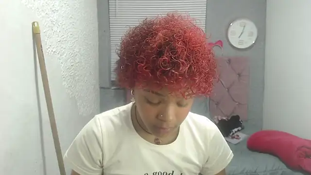 Snapshot of vainillaplaypussy chatting on February 2025 01:22:02 PM vainillaplaypussy online show from February 2025 01:22:02 PM