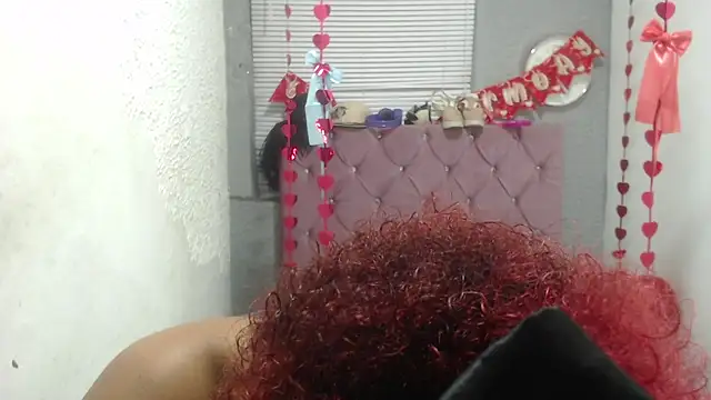 Snapshot of vainillaplaypussy chatting on March 2025 07:43:02 PM vainillaplaypussy online show from March 2025 07:43:02 PM