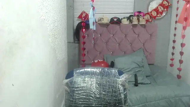 Snapshot of vainillaplaypussy chatting on March 2025 03:23:02 PM vainillaplaypussy online show from March 2025 03:23:02 PM