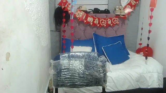 Snapshot of vainillaplaypussy chatting on March 2025 06:23:01 PM vainillaplaypussy online show from March 2025 06:23:01 PM