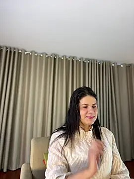 Snapshot of Alice_Biel chatting on June 2026 01:20:02 PM Alice Biel online show from June 2026 01:20:02 PM