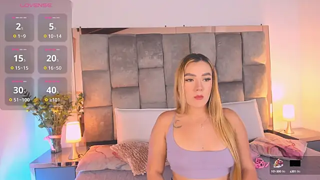 Snapshot of Sofi_Vasquez chatting on September 2025 08:33:01 PM Sofi Vasquez online show from September 2025 08:33:01 PM