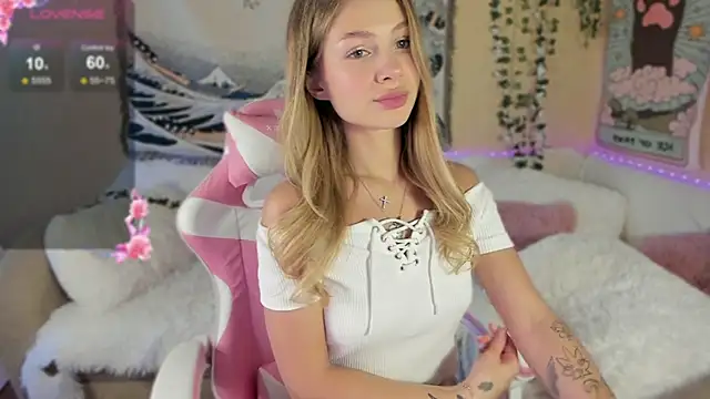 Snapshot of Liza_Mills chatting on September 2025 01:44:02 PM Liza Mills online show from September 2025 01:44:02 PM