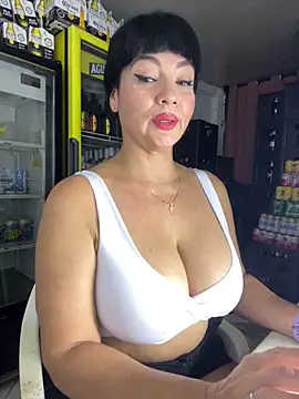Hot beauty   online show from May 2026 06:29:01 AM