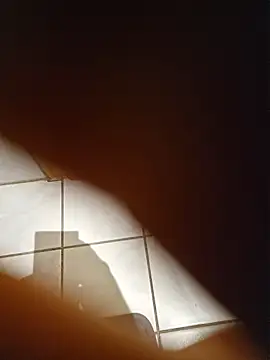 Snapshot of Warumnicht1980 chatting on November 2025 06:20:01 PM Warumnicht1980 online show from November 2025 06:20:01 PM