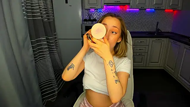 MelodyOfLovee online show from March 2025 09:44:02 AM