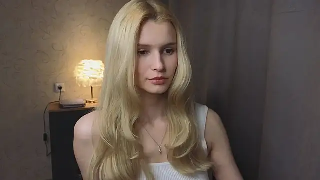 Snapshot of elsa_limerence chatting on June 2026 03:10:02 PM elsa limerence online show from June 2026 03:10:02 PM
