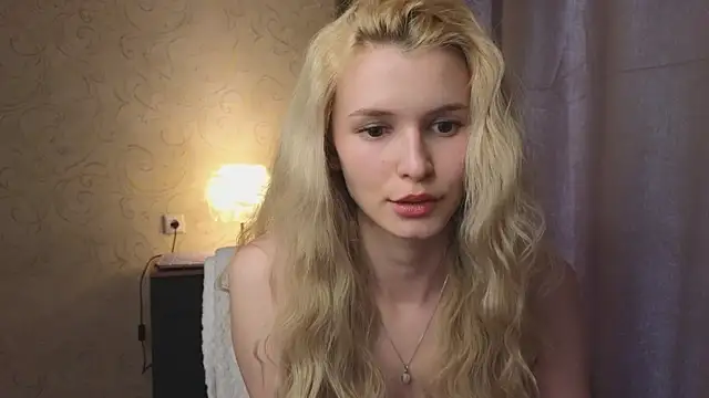 Snapshot of elsa_limerence chatting on June 2026 04:23:01 PM elsa limerence online show from June 2026 04:23:01 PM