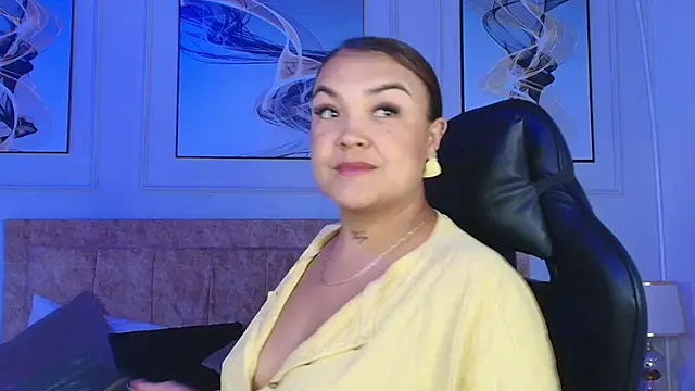 lyn adamns online show from September 2025 09:15:02 PM