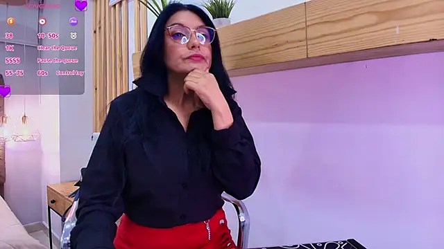 Snapshot of Zuzana21 chatting on May 2026 12:45:01 PM Zuzana21 online show from May 2026 12:45:01 PM