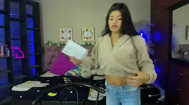 Lia Keen online show from January 2025 08:18:01 PM