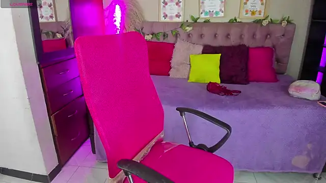 Lia Keen online show from October 2025 07:48:01 PM