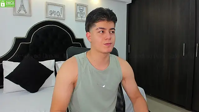 MaxxiCruz online show from February 2025 07:11:01 PM