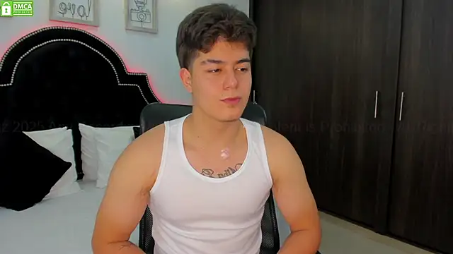 MaxxiCruz online show from February 2025 07:42:01 PM