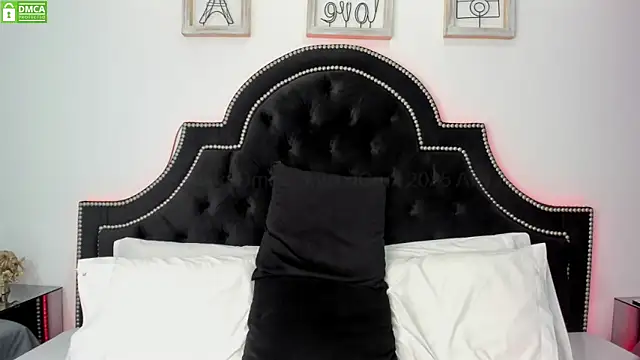 MaxxiCruz online show from February 2025 11:46:02 PM