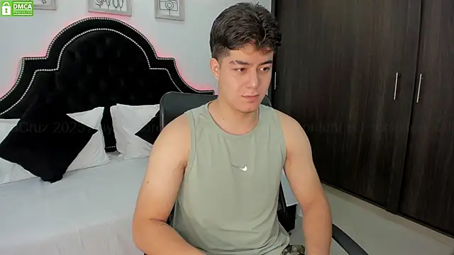 MaxxiCruz online show from February 2025 05:51:02 PM