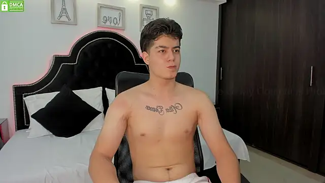 MaxxiCruz online show from February 2025 11:35:01 PM