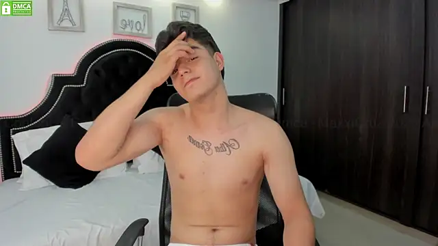 MaxxiCruz online show from February 2025 02:40:02 AM