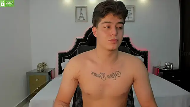 MaxxiCruz online show from February 2025 11:47:02 PM