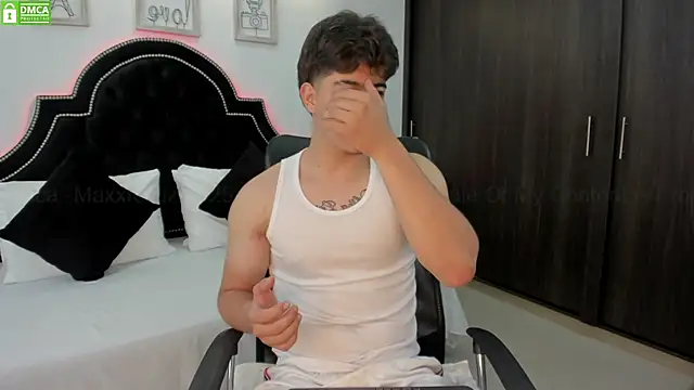 MaxxiCruz online show from February 2025 05:36:02 PM