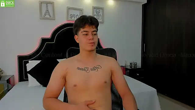 MaxxiCruz online show from February 2025 11:48:02 PM