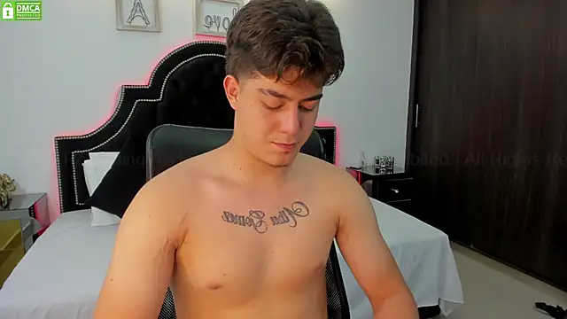 MaxxiCruz online show from February 2025 11:56:02 PM