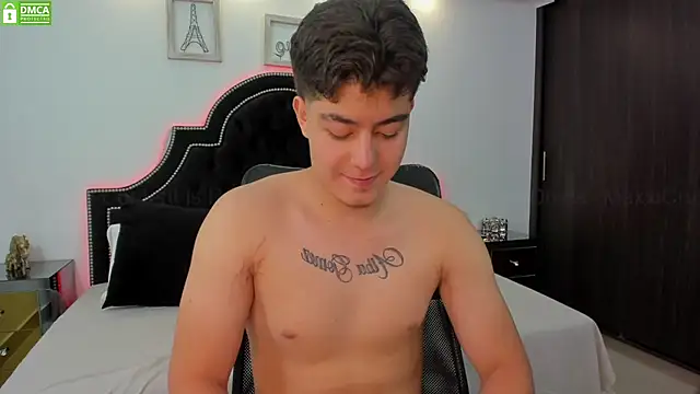 MaxxiCruz online show from March 2025 04:49:01 AM