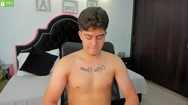 MaxxiCruz online show from March 2025 04:56:02 AM