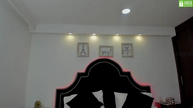 MaxxiCruz online show from March 2025 10:51:01 AM