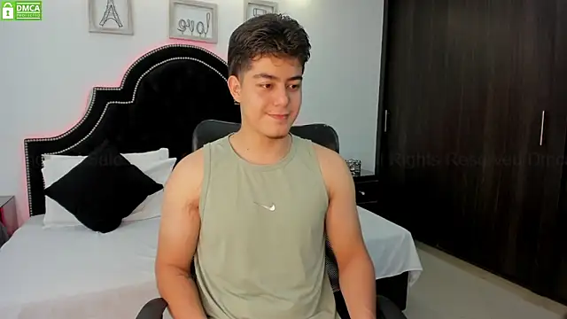 MaxxiCruz online show from March 2025 02:04:02 AM