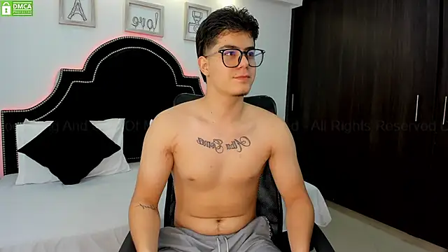 MaxxiCruz online show from March 2025 01:45:02 AM