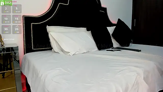 MaxxiCruz online show from March 2025 05:17:02 AM