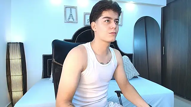 MaxxiCruz online show from September 2025 01:38:01 AM