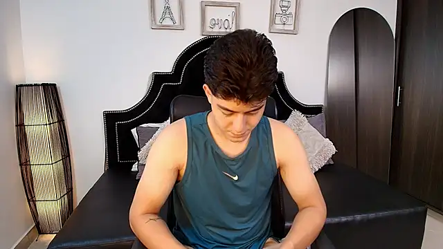 MaxxiCruz online show from September 2025 12:03:01 AM