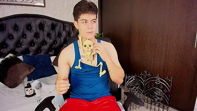 MaxxiCruz online show from October 2025 04:04:02 AM