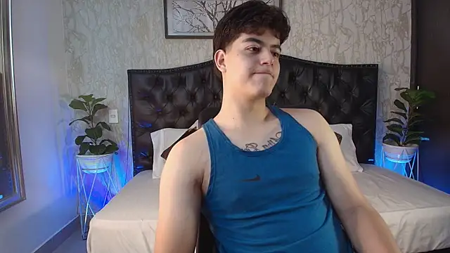 MaxxiCruz online show from November 2025 04:34:01 AM