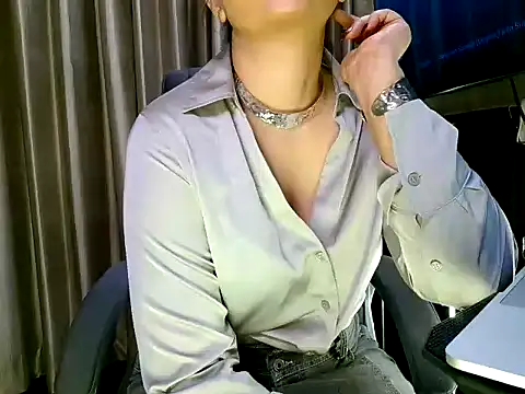 Snapshot of fabdemira chatting on October 2025 09:49:01 AM fabdemira online show from October 2025 09:49:01 AM