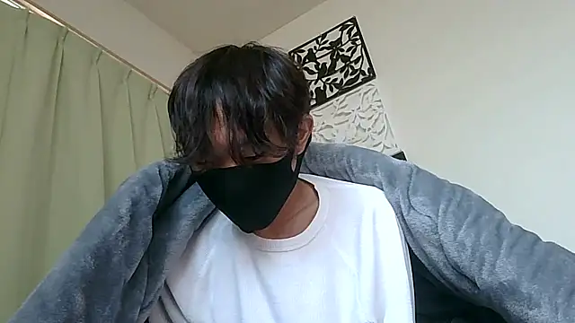 Snapshot of UKI06 chatting on January 2025 04:57:02 AM UKI06 online show from January 2025 04:57:02 AM